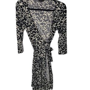 BCBG MaxAzria Women Wrap Tie Waist Midi Dress Abstract Print Black‎ White SZ XS
